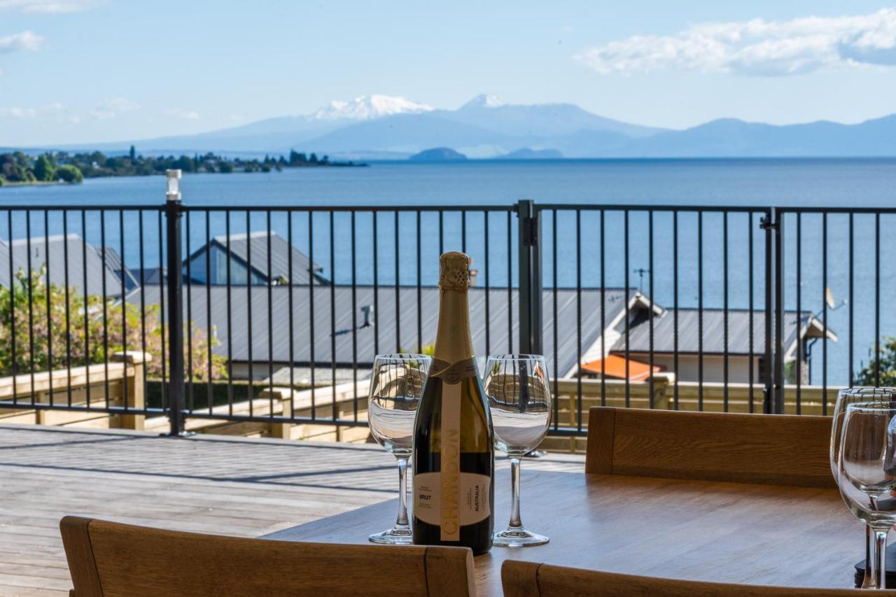 Lakeview Terrace - Taupo Holiday Home Buitenkant foto