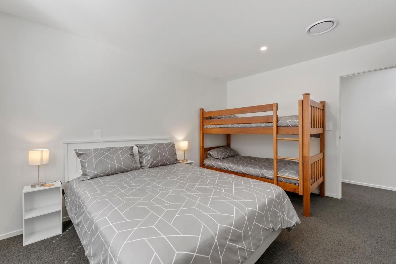 Lakeview Terrace - Taupo Holiday Home Buitenkant foto