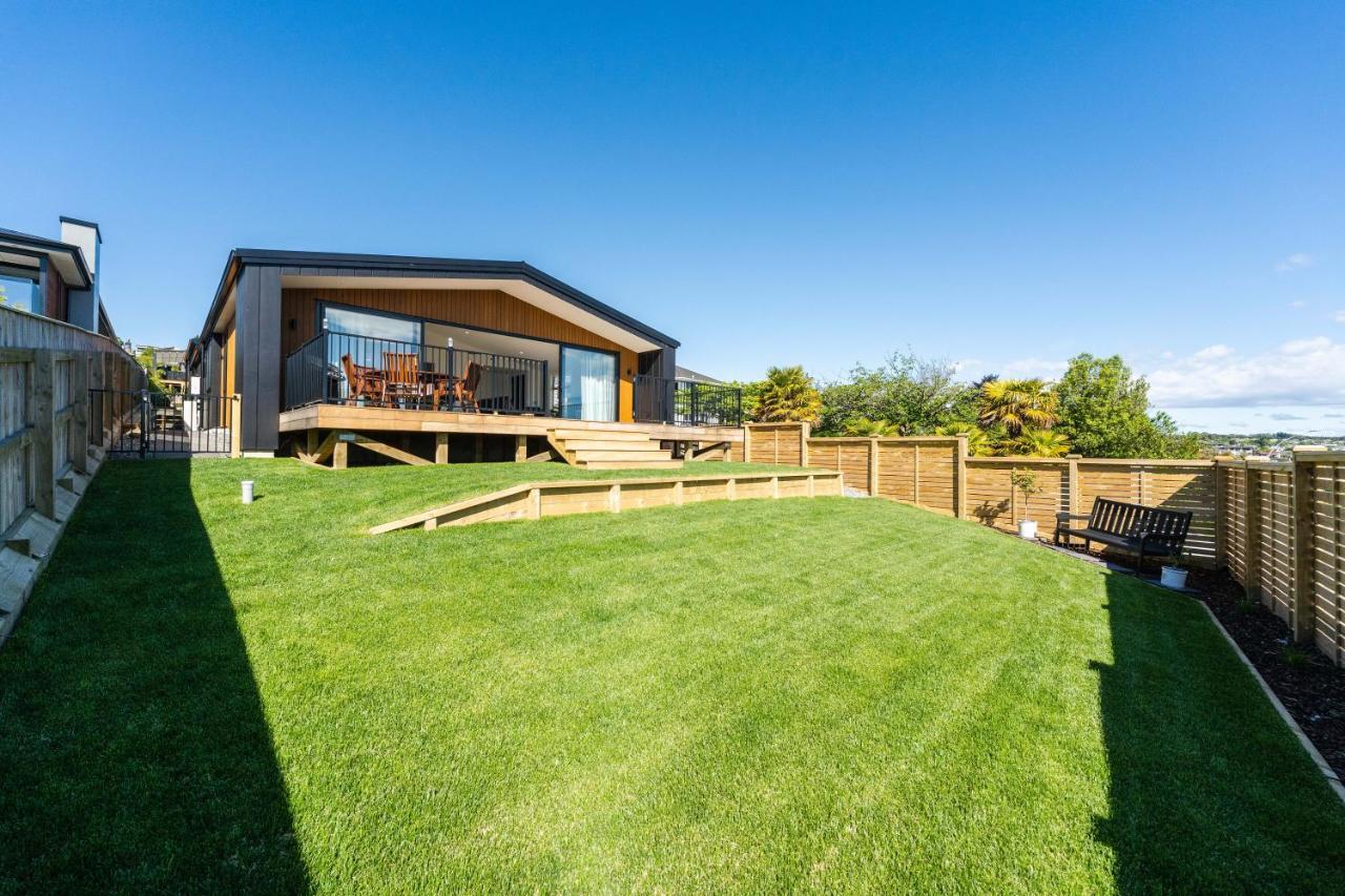 Lakeview Terrace - Taupo Holiday Home Buitenkant foto