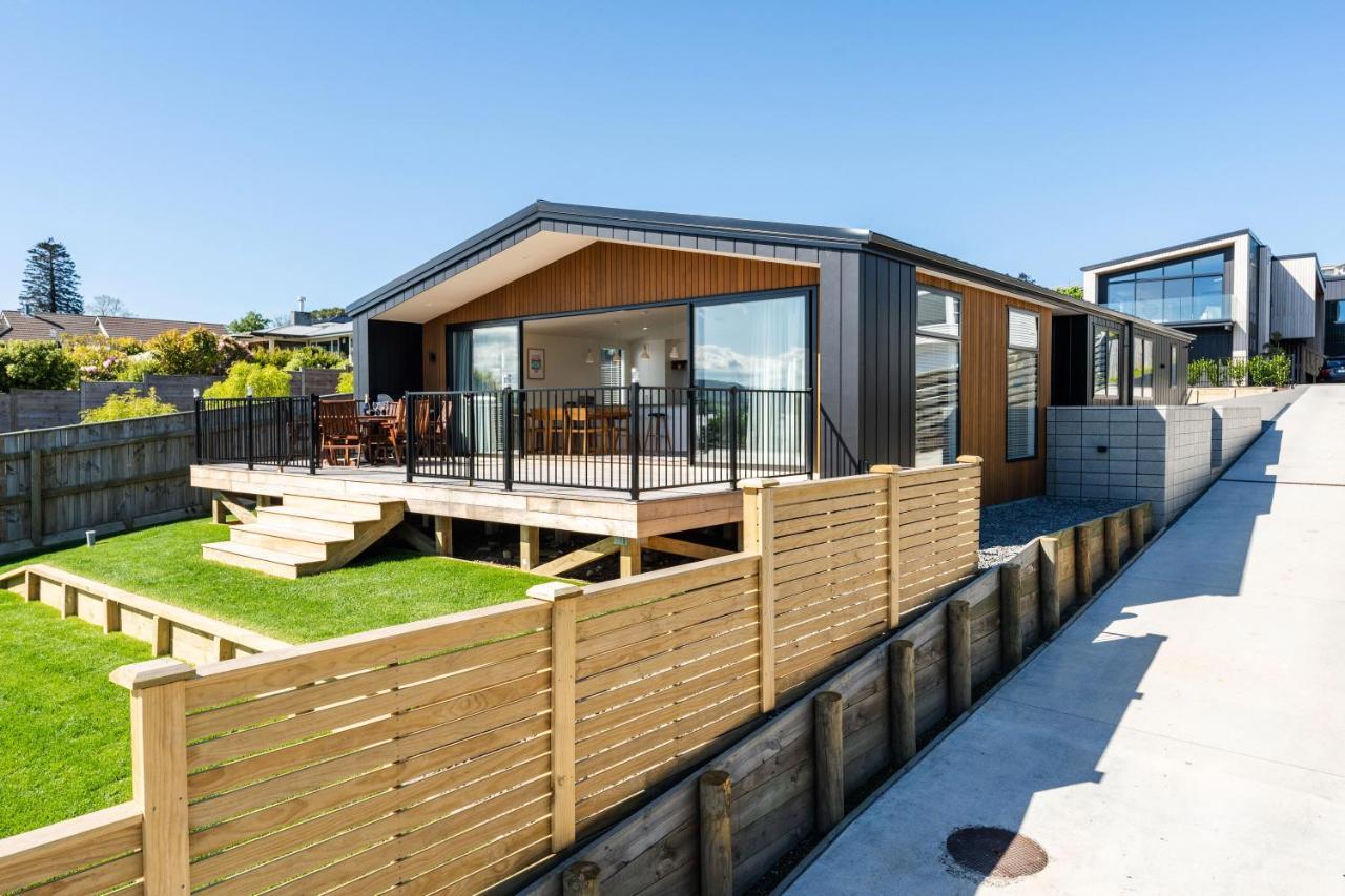 Lakeview Terrace - Taupo Holiday Home Buitenkant foto