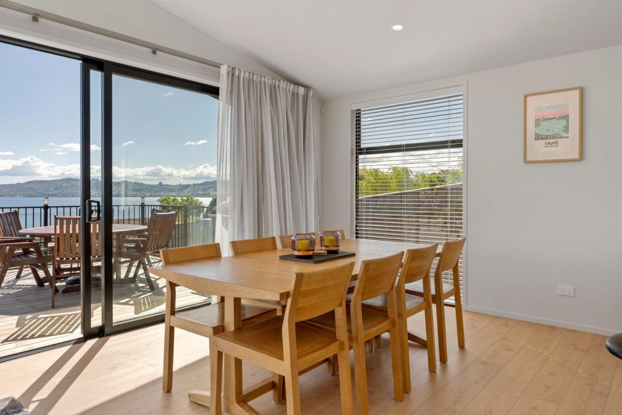 Lakeview Terrace - Taupo Holiday Home Buitenkant foto
