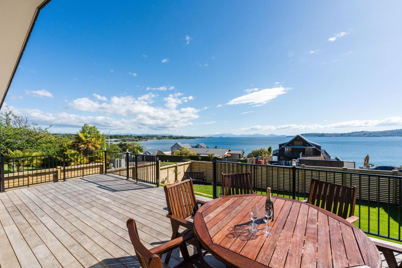 Lakeview Terrace - Taupo Holiday Home Buitenkant foto